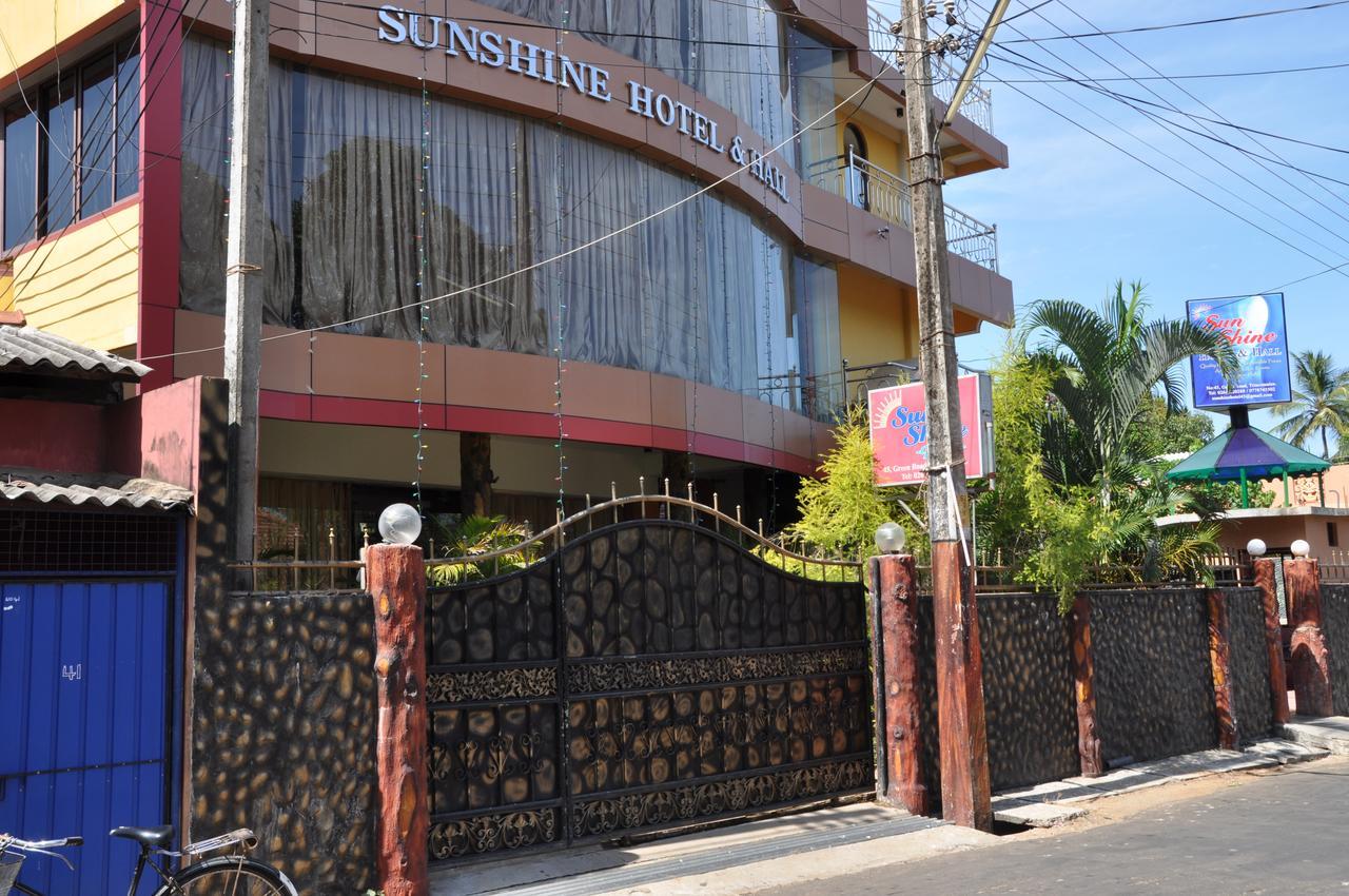 Sunshine Hotel Trincomalee Buitenkant foto