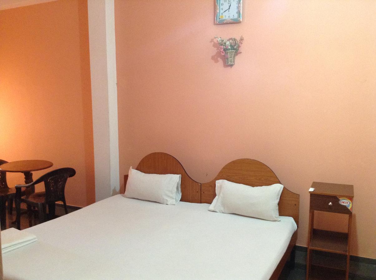 Sunshine Hotel Trincomalee Buitenkant foto